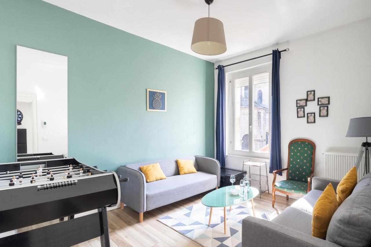 Superbe Appartement Dans Le Centre Historique Poitiers Luaran gambar